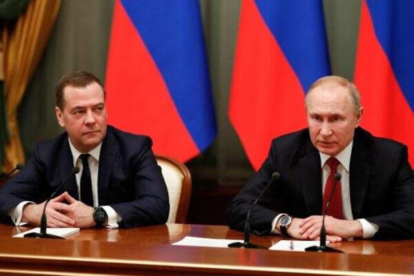 0000 Putin medvedev 2 780x470 1 1