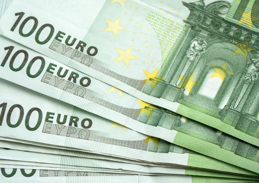 100 eur