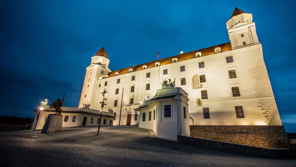 bratislava 1324684 1920