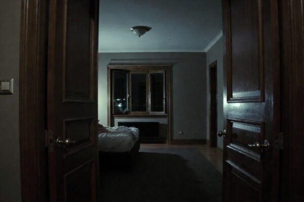 dvere spalen otvorene