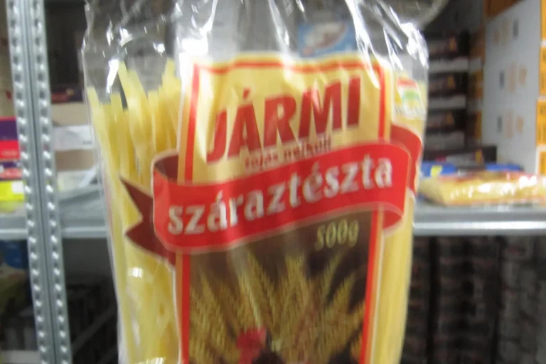 bezvajecne cestoviny psenicne susene siroke rezance jarmi 1 768x512 1