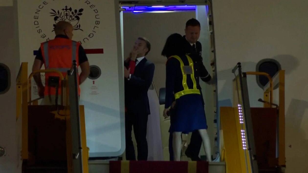 macron bitka facka zena