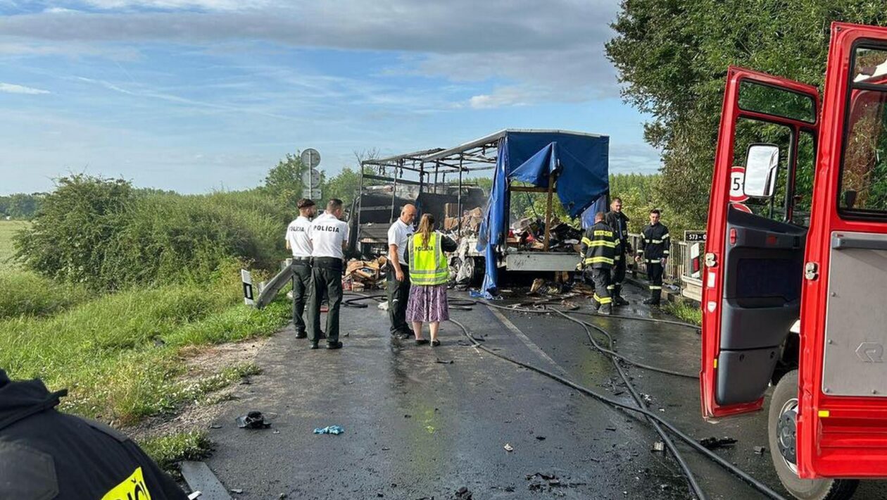 nehoda komarno kolarovo kamion dodavka