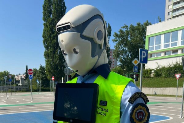 robot policajt