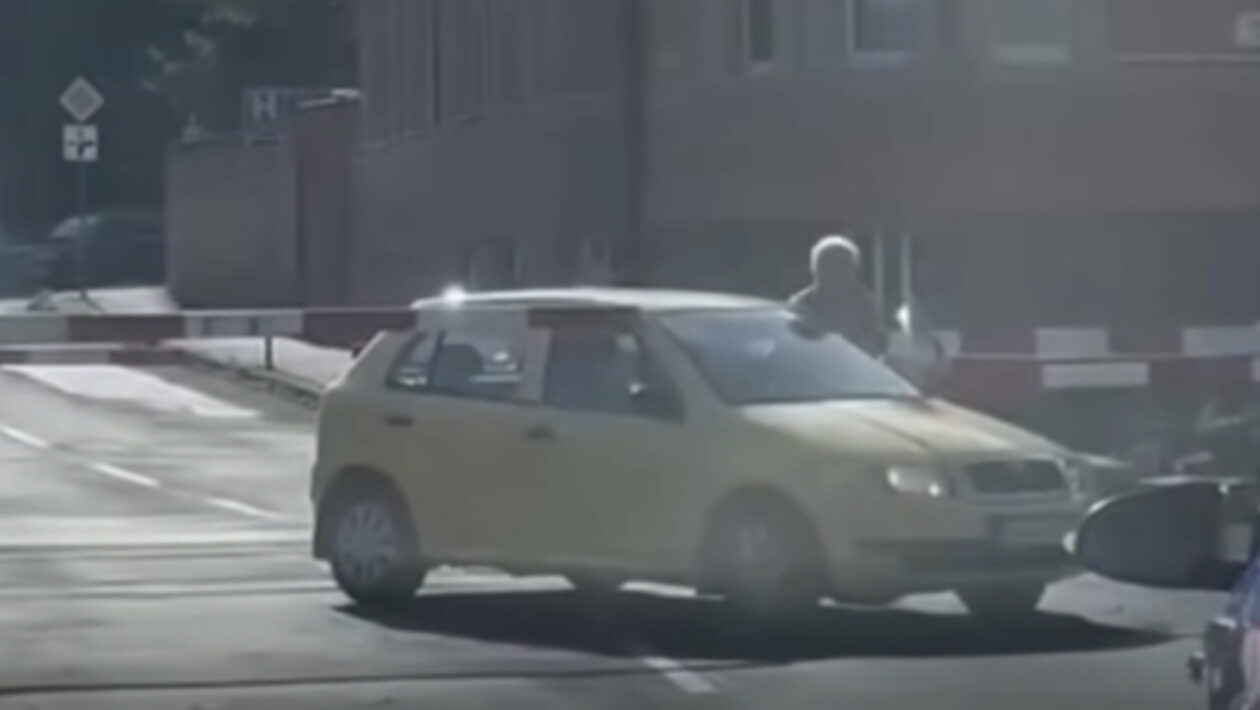 zvolen vlak auto