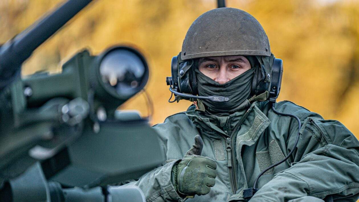 GEb7pUaW4AA9KEB scaled