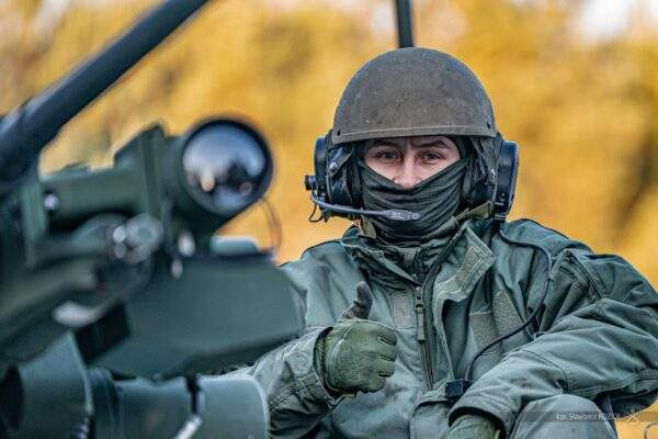 GEb7pUaW4AA9KEB scaled