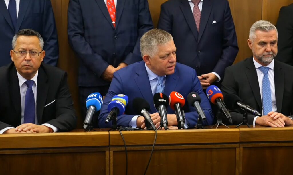 smer robert fico konsolidacia