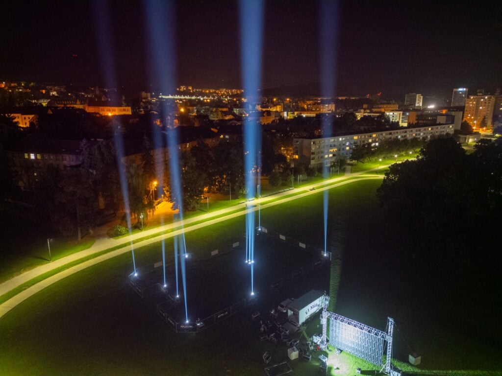 svetla obloha banska bystrica