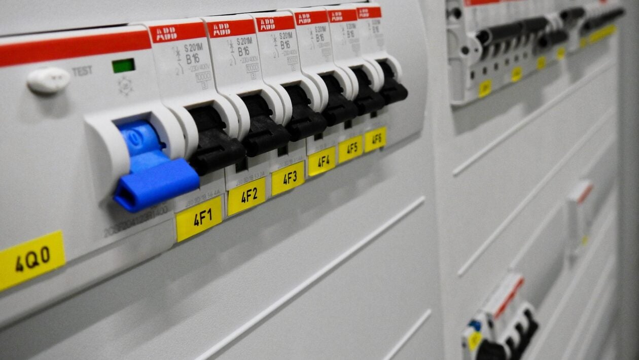 istic elektrina