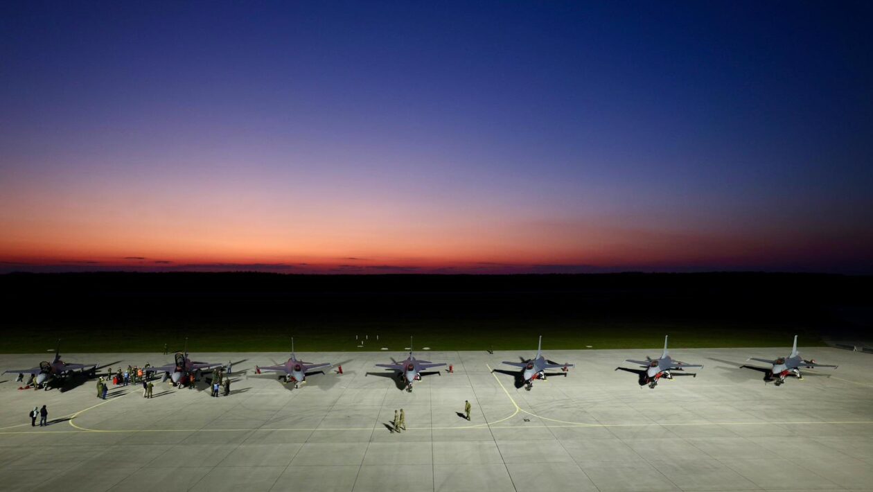 stihacky f16 slovensko