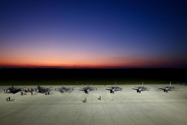 stihacky f16 slovensko