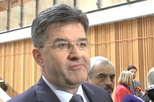 lajcak epstein lietadlo 1