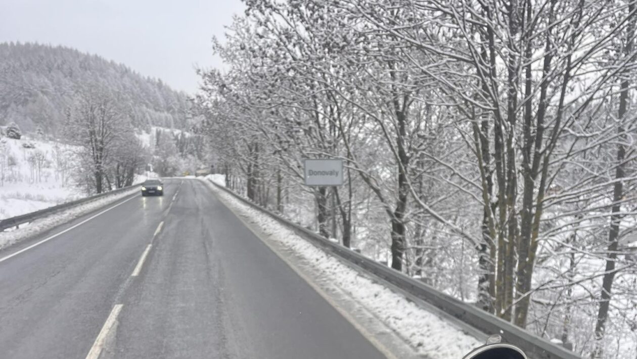 poladovica zima cesta slovensko