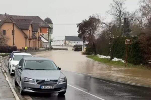povodne zaplavy slovensko 1