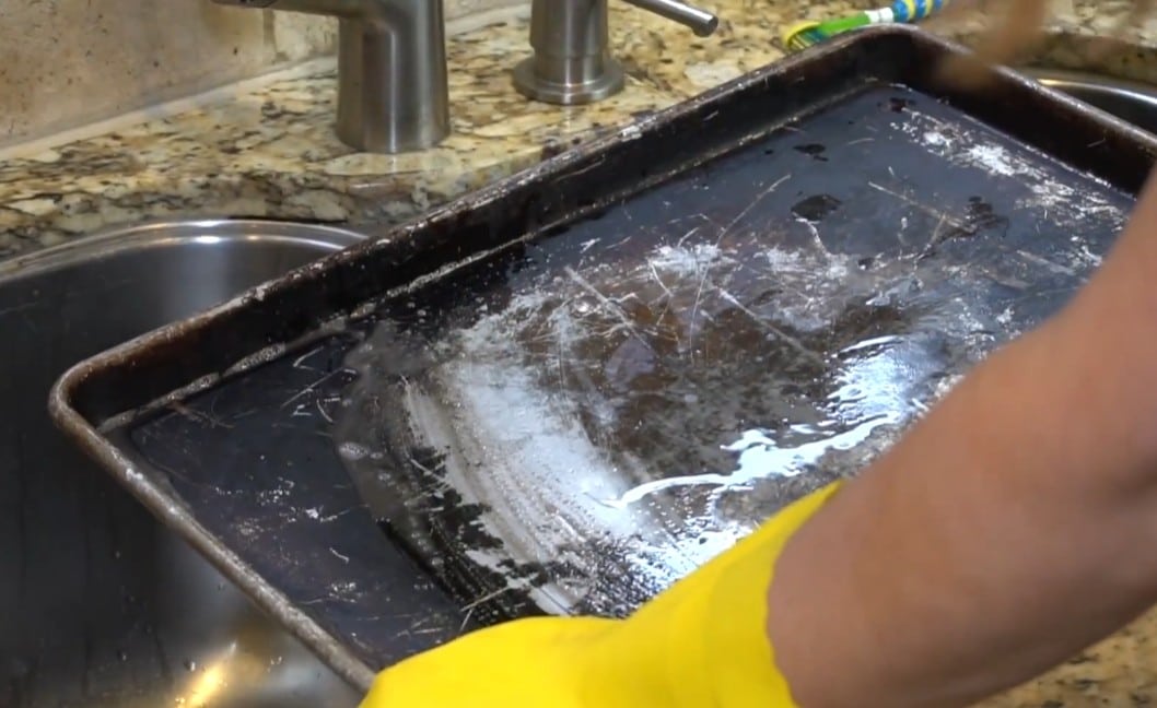 pripaleny spaleny plech pecenie