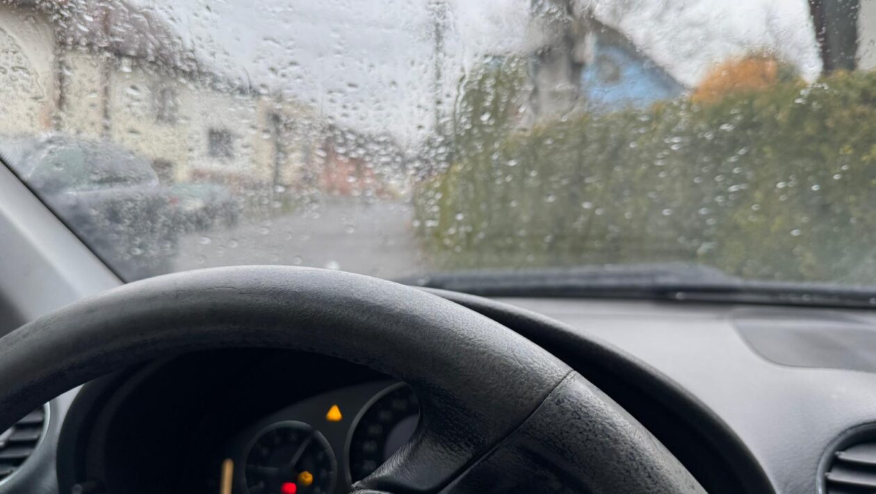 zahmlievanie vlhkost okno auto