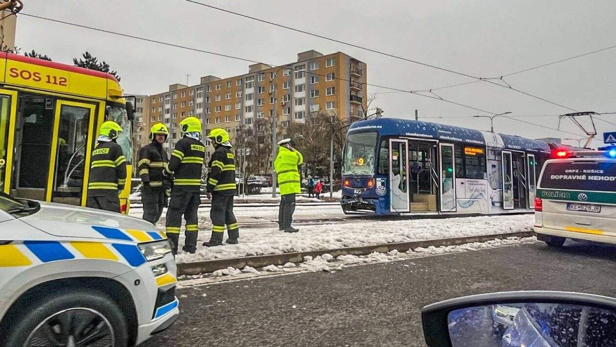 zrazka nehoda kosice elektricky