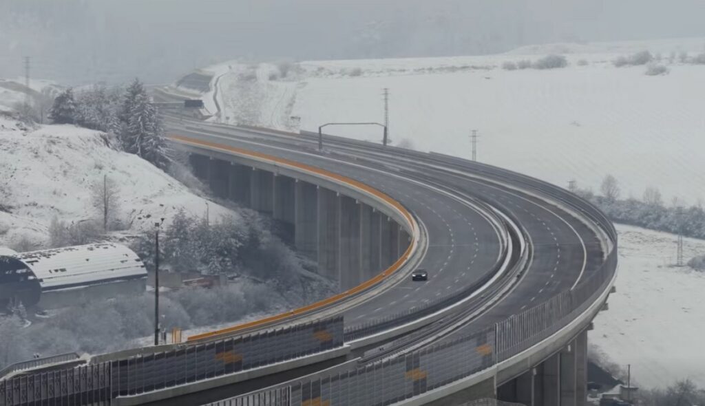 dialnica cesta tunel visnove