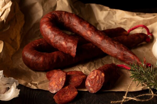 klobasa biely povlak