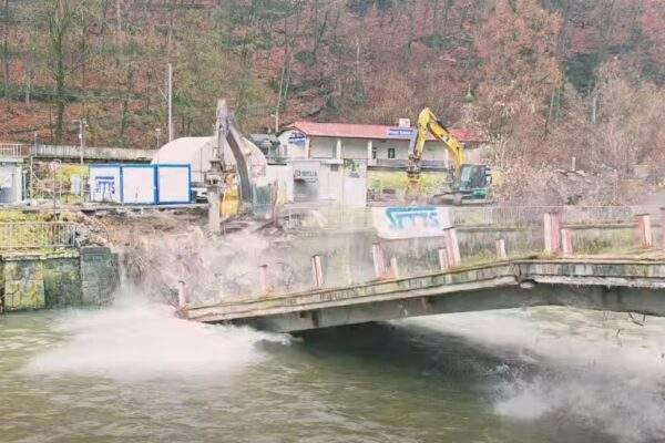 most banska bystrica buranie hron stanica