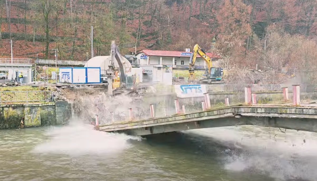 most banska bystrica buranie hron stanica