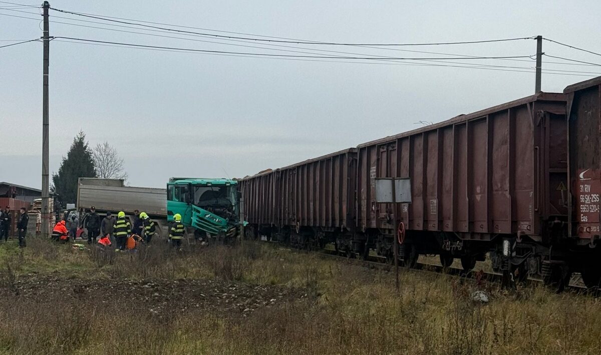 nehoda vlak nakladiak