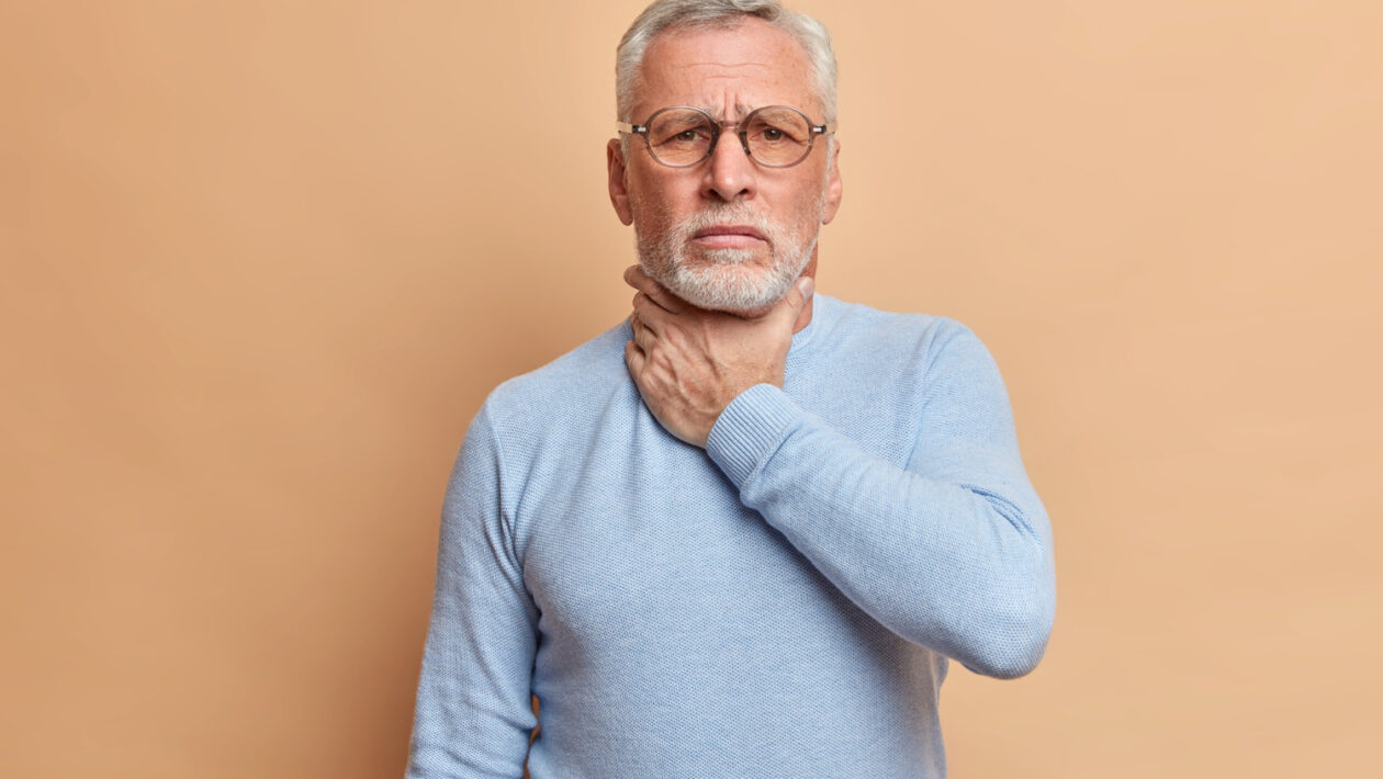 palenie zahy hrdlo bolest