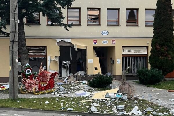 vybuch bankomat obecny urad