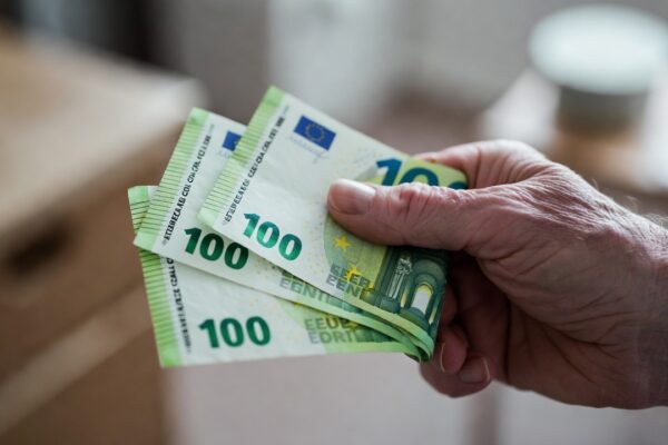 peniaze eura dochodky