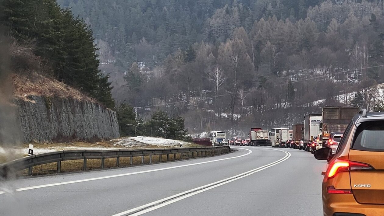 tunel branisko nehoda uzavrety