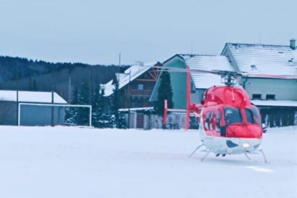 vrtulnik nehoda zachrana