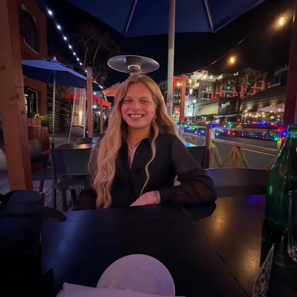 SnapInsta.to 619511304 18551563063009948 3418459042173688219 n