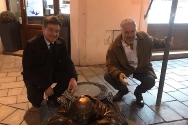 epstein lajcak slovensko
