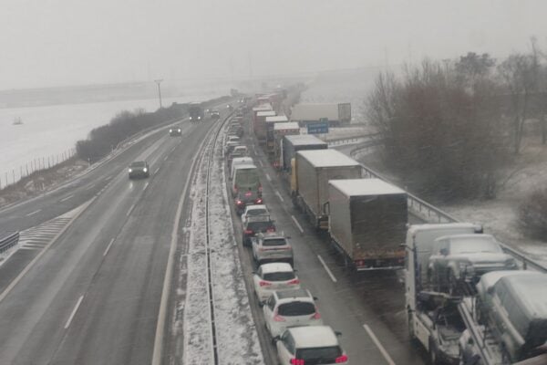 nehoda r1 sered trnava