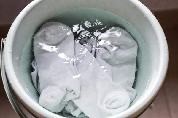 biele ponozky pranie