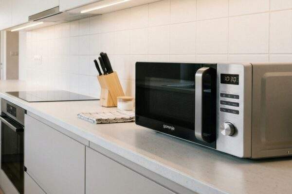 mikrovlnka kuchyna