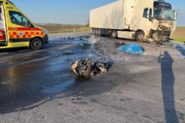 nehoda kamion motorkar