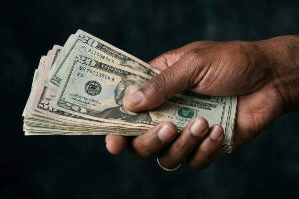 peniaze dolare