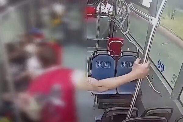 autobus utok