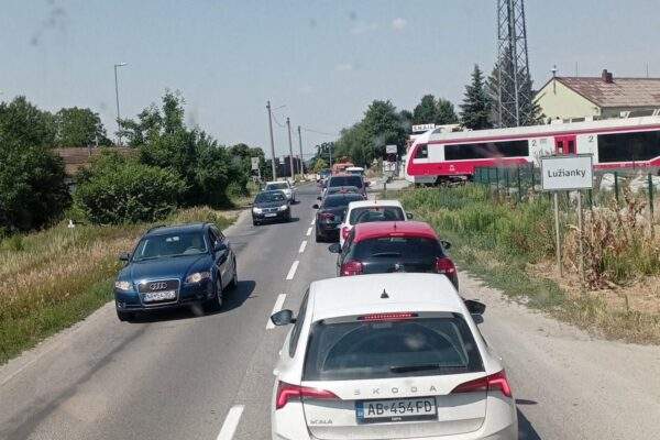 luzianky nitra porucha vlak