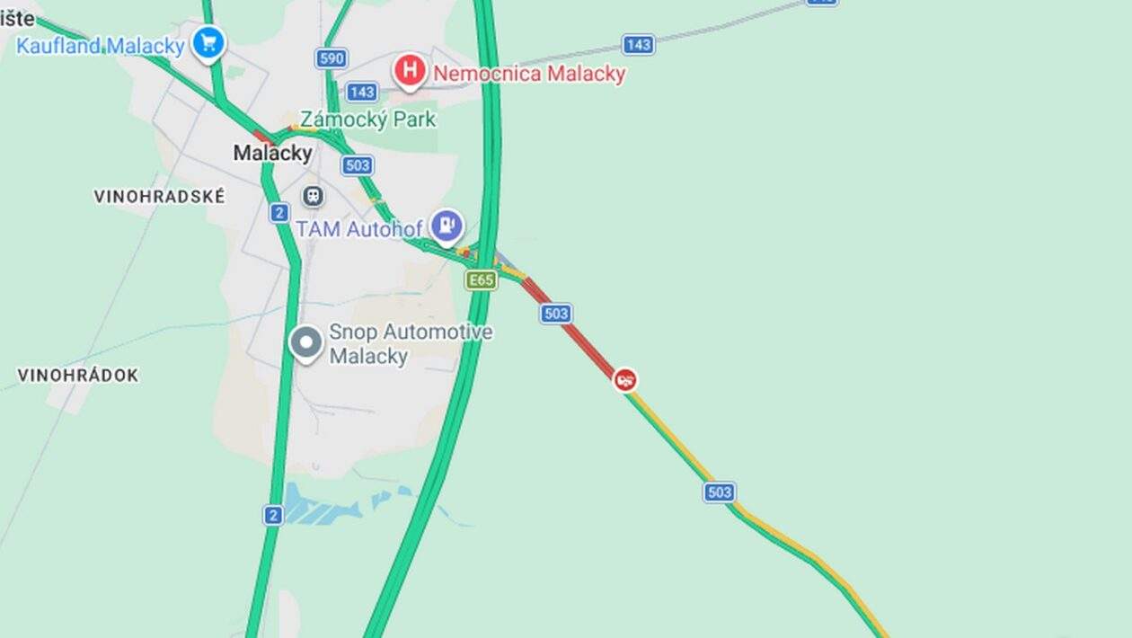 nehoda pernek malacky auto motorka