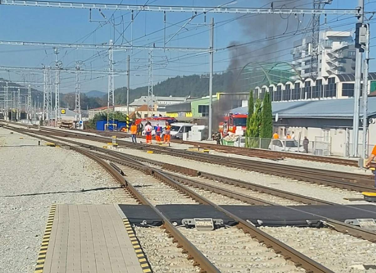 Mimoriadna udalosť: Požiar na stanici v Žiline úplne ochromil ...