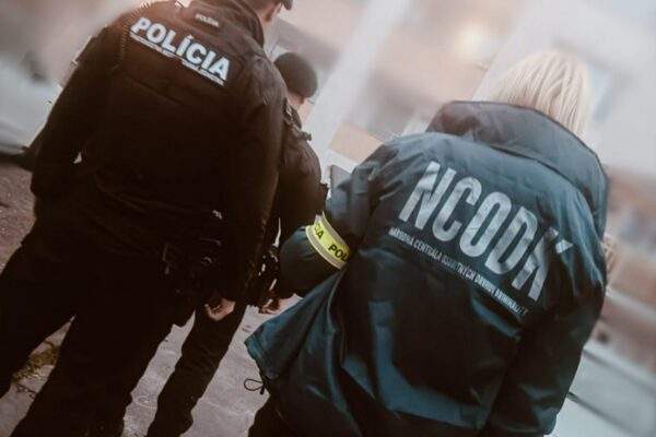 policia 1 3