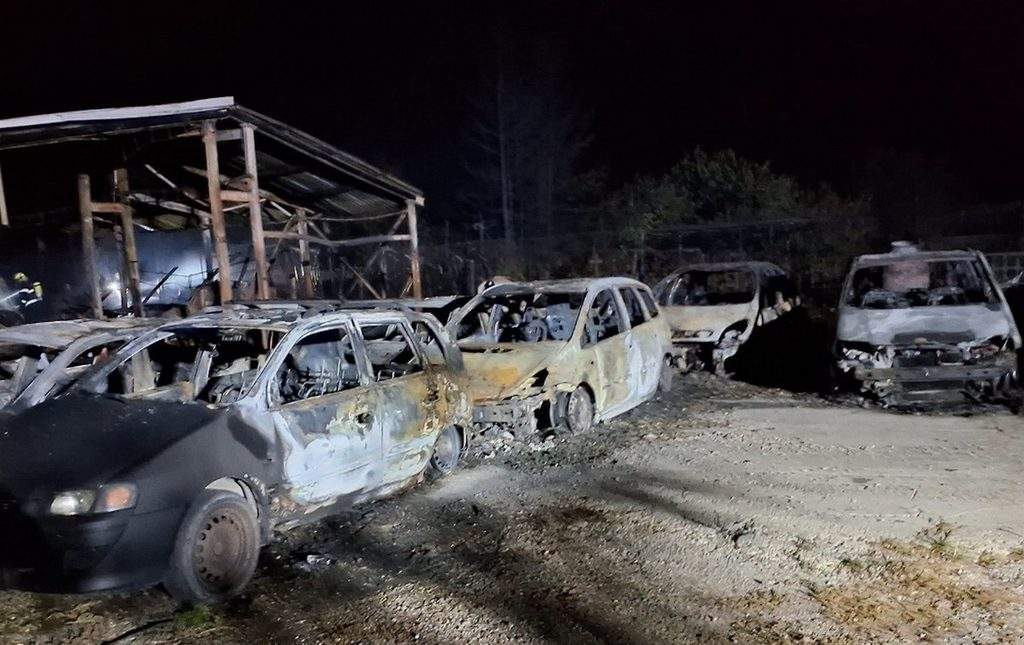 poziar auta 1