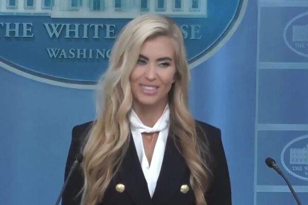 trump asistentka